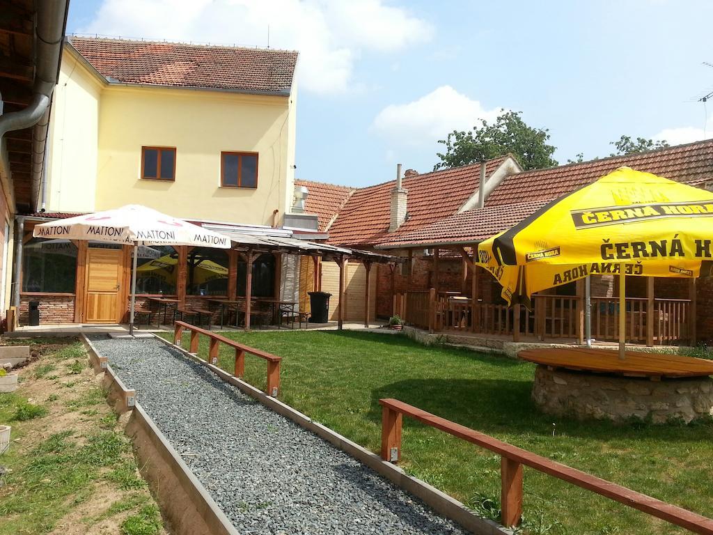 Village Pub & Bbq Vojkovice  ภายนอก รูปภาพ